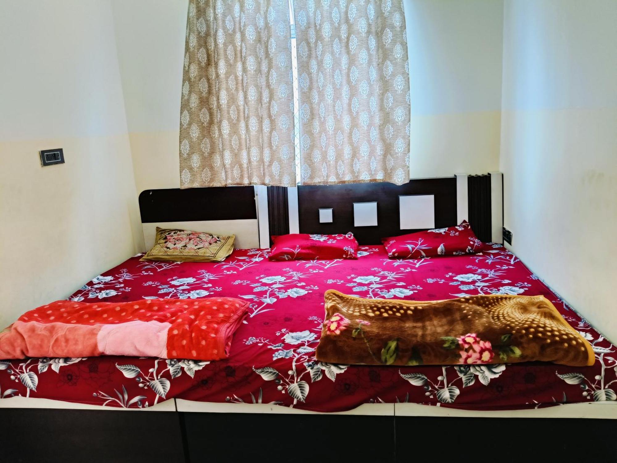 Jai Hanuman Guest House Palsana  외부 사진