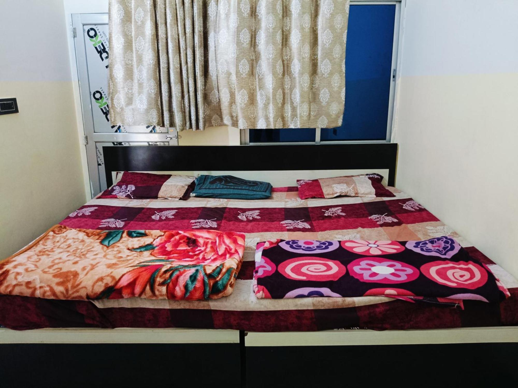 Jai Hanuman Guest House Palsana  외부 사진
